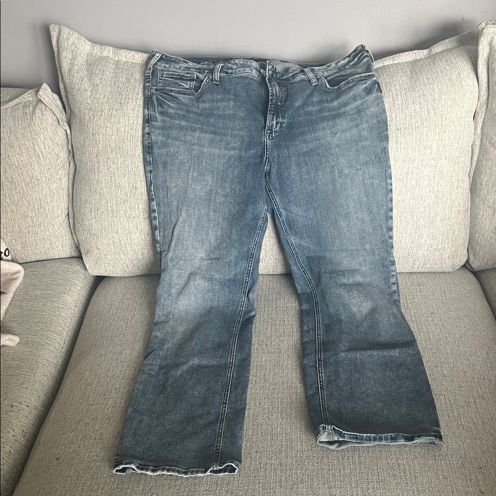 Silver Jeans Women's Elyse Slim Boot Cut in Classic Blue